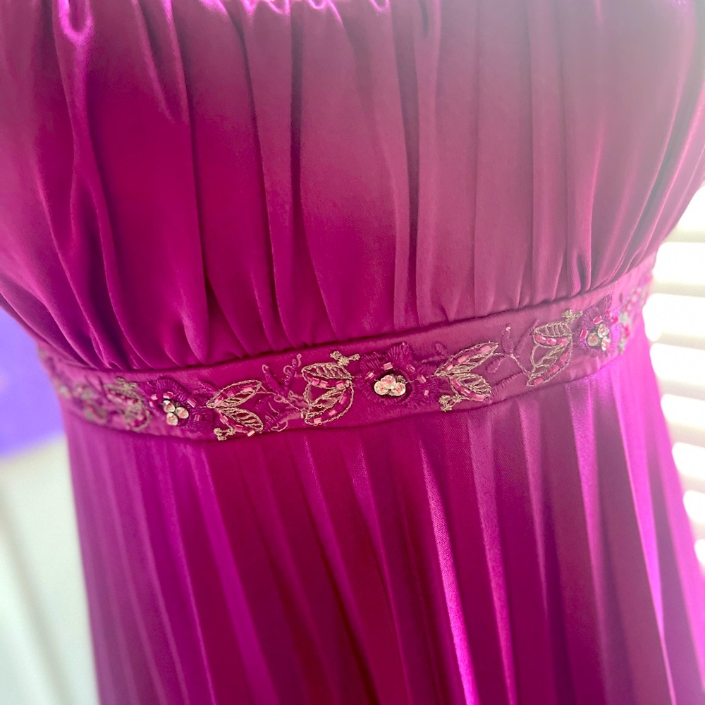 Pleaded beaded purple dress size medium brand; speechless